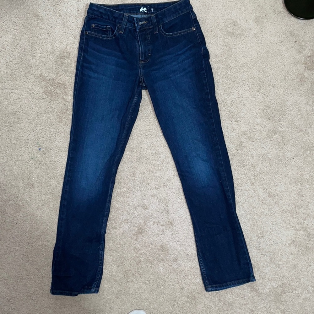 Lee dark blue denim jeans. Size Medium Woman’s.Great condition, and barely worn.